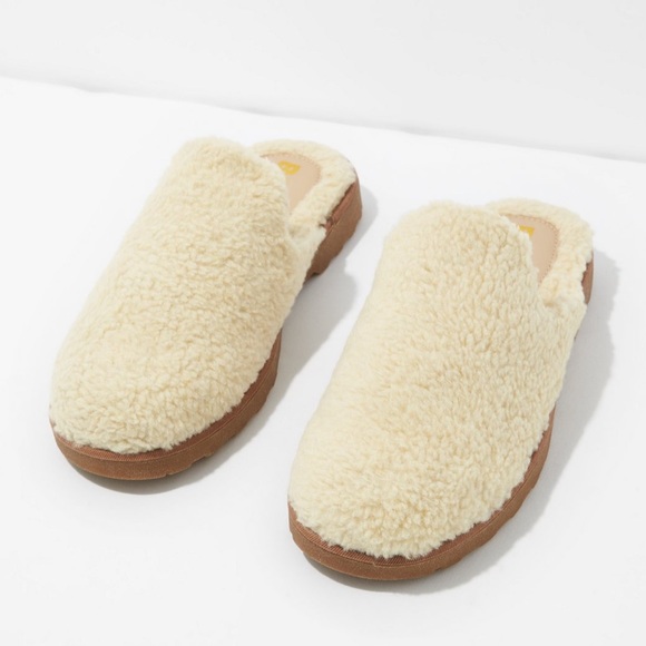 aerie Shoes - Aerie Vegan Slipper Shoes